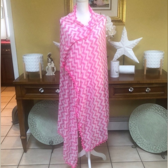 Lilly Pulitzer for Target Pink & White Belladonna Chevron Pineapple Print Scarf - Picture 5 of 15